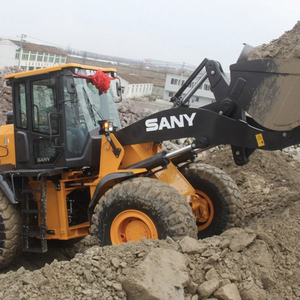 Image of a 5 Tonne Wheeled SANY In Action Handling Gravel