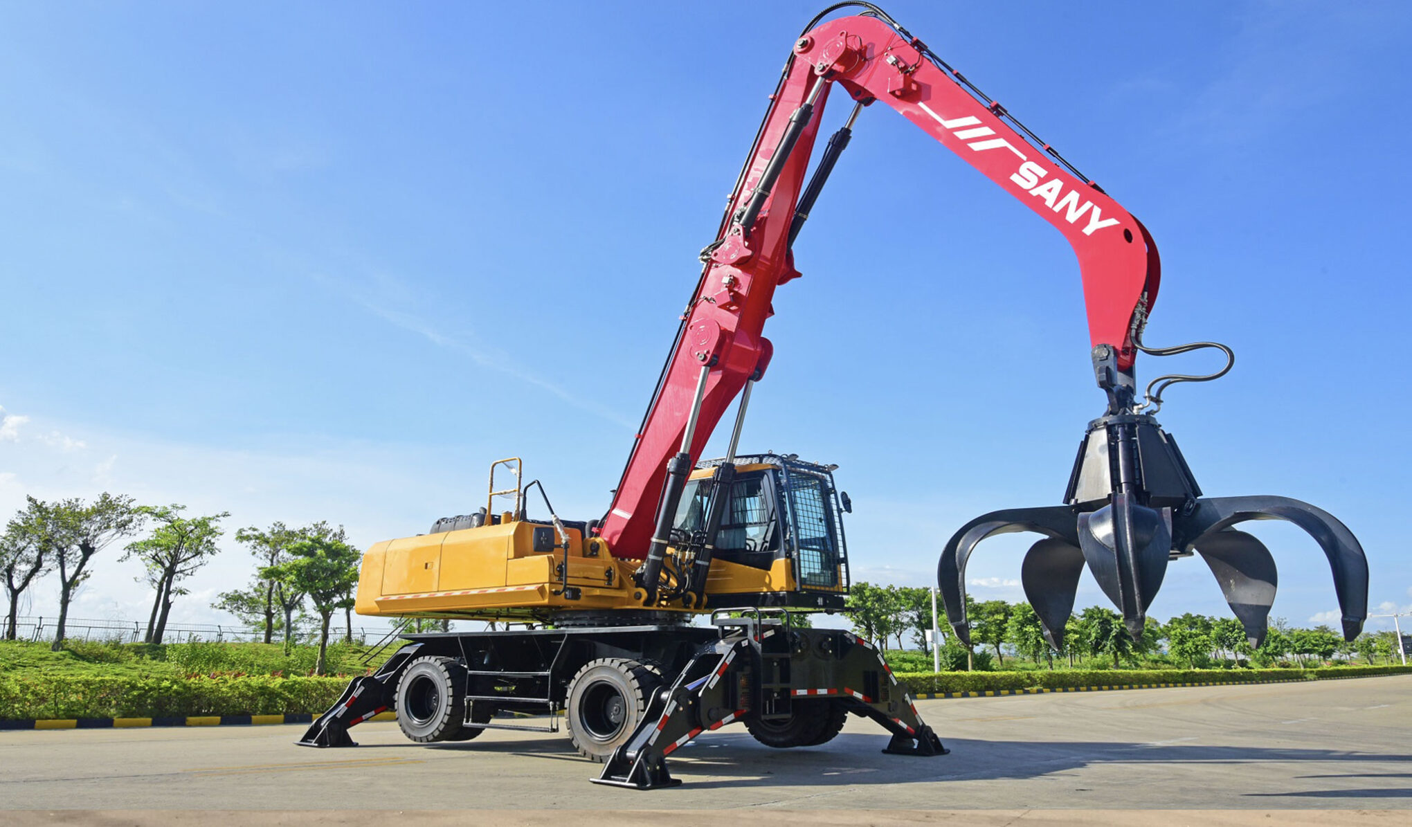 Photo of a SANY Material Handler