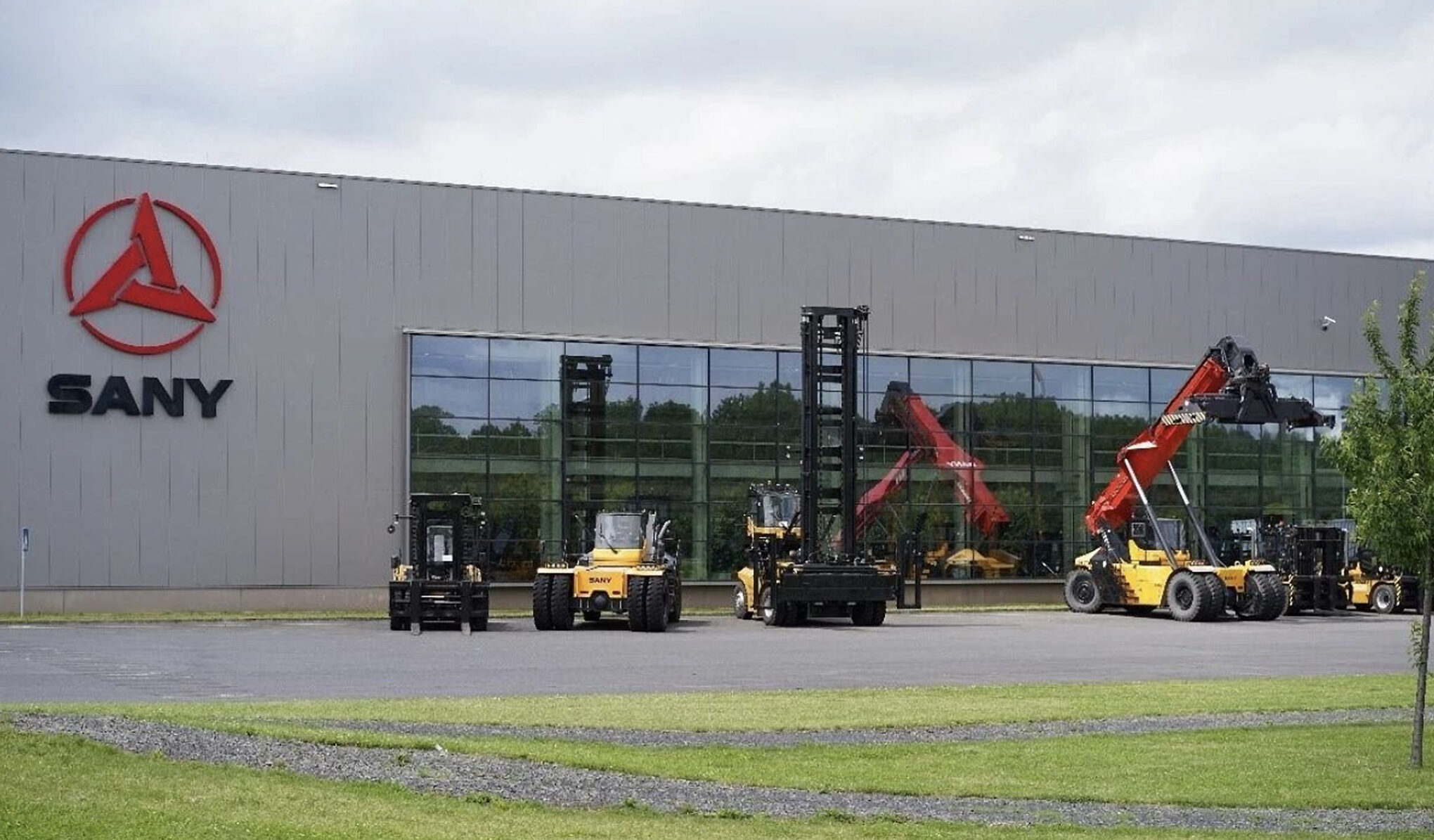 Photo of the SANY Material Handler Range Outside SANY Headquarters