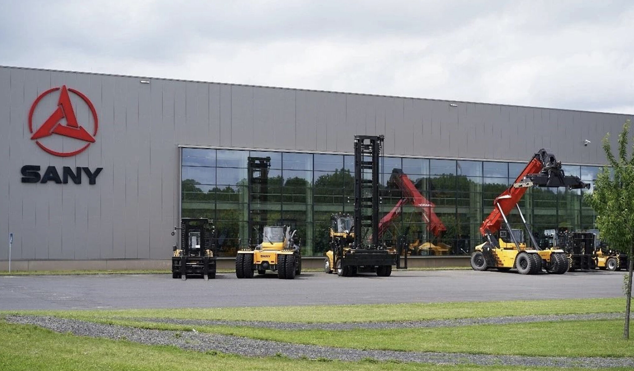 Photo of the SANY Material Handlers Range Outside SANY Headquarters