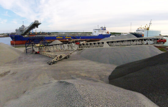 Handling Aggregates from Self-Unloading Vessels